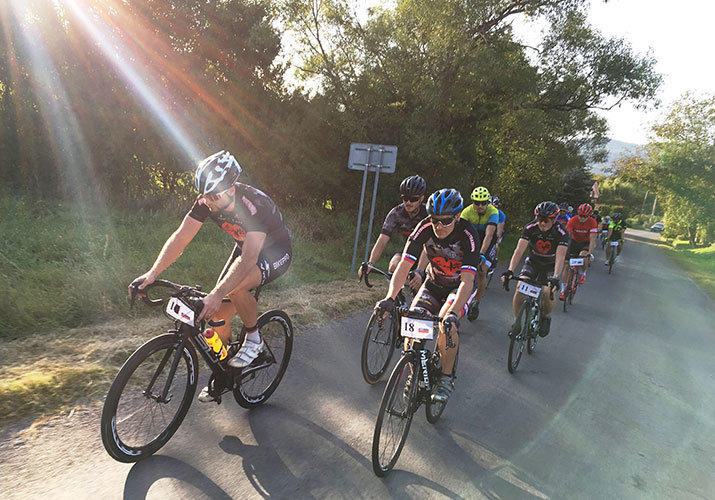 ¿En qué formaciones rueda el pelotón ciclista?