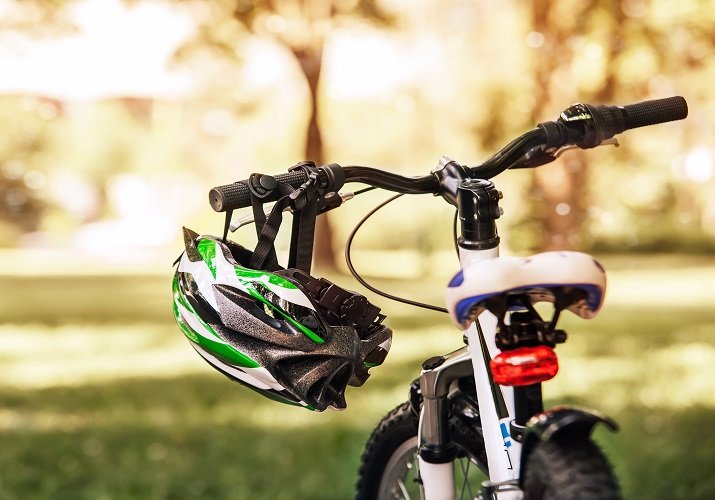 Protección de la cabeza: ¿Cómo elegir un casco para bicicleta?