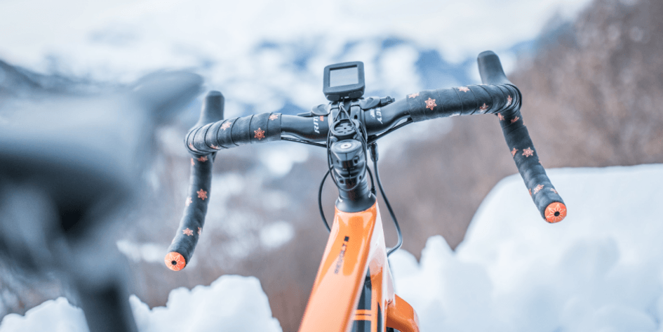 ¿Qué accesorios no deberían faltarte en la bicicleta en invierno?>