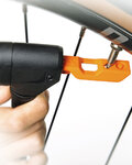 SKS bomba - MULTIVALVE EASY HEAD - negro/naranja