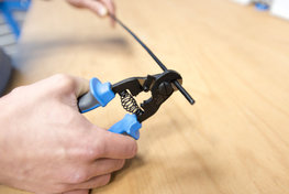 UNIOR alicates - PLIERS - rojo